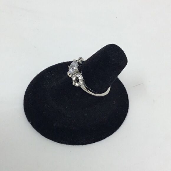 Brilliant Cut Cubic Zirconia Fashion Ring (H15) - Picture 4 of 5